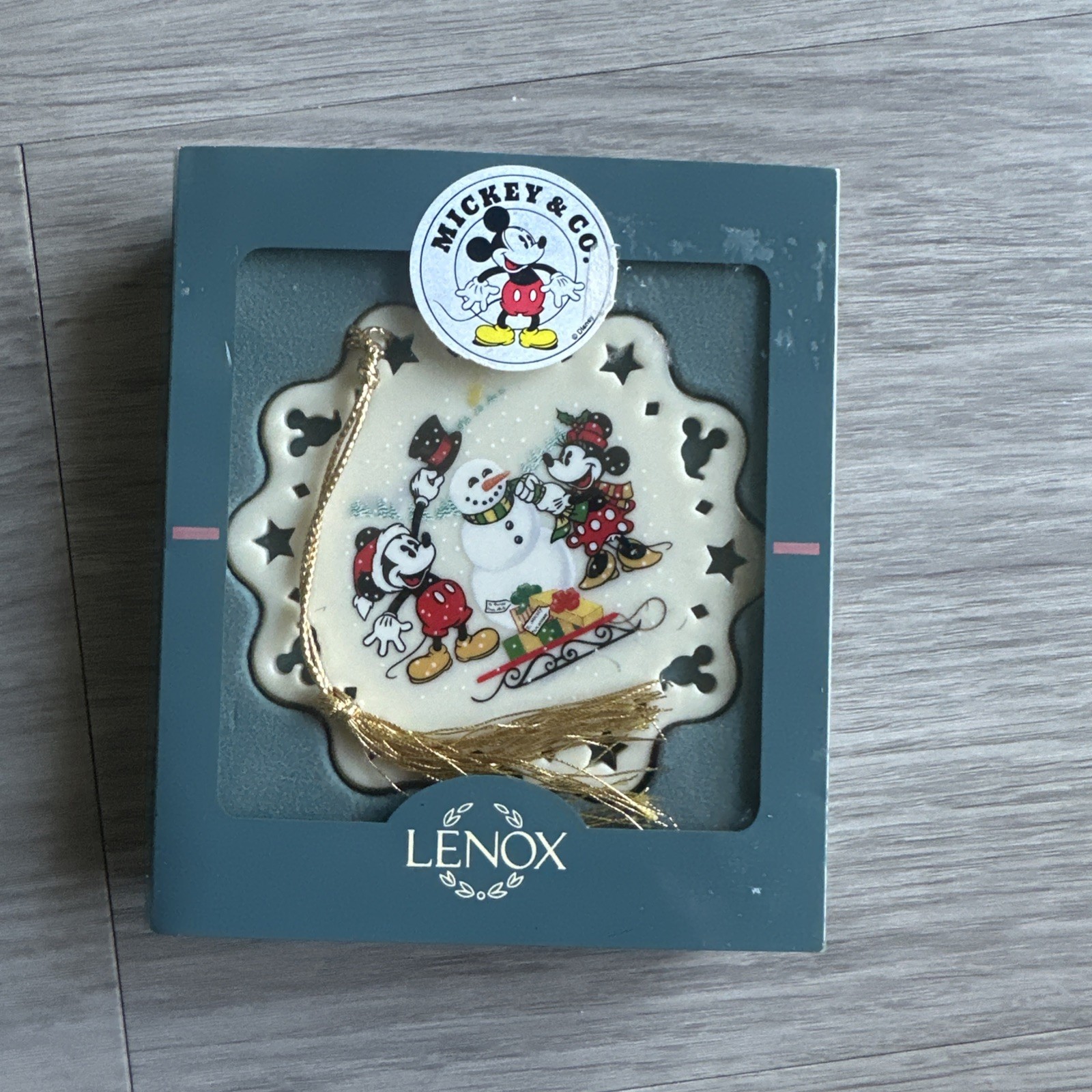 Lenox Disney Season\'s Greetings Mickey and Minnie Ice Skating Ornament w Box