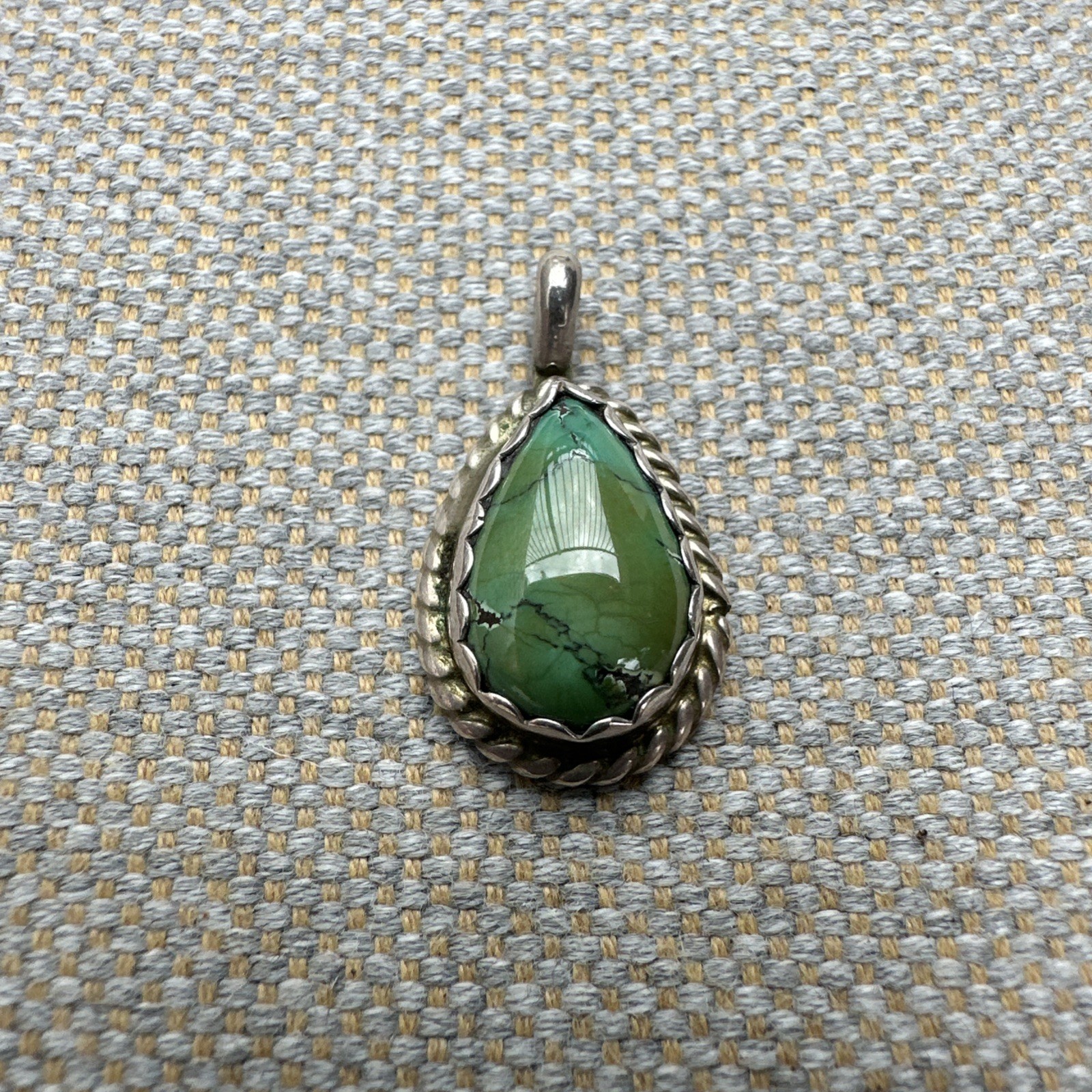 Gorgeous Vintage Unique Sterling Silver Green Turquoise Tear Drop Pendant Gorgeous Vintage Unique Sterling Silver Green Turquoise Tear Drop Pendant