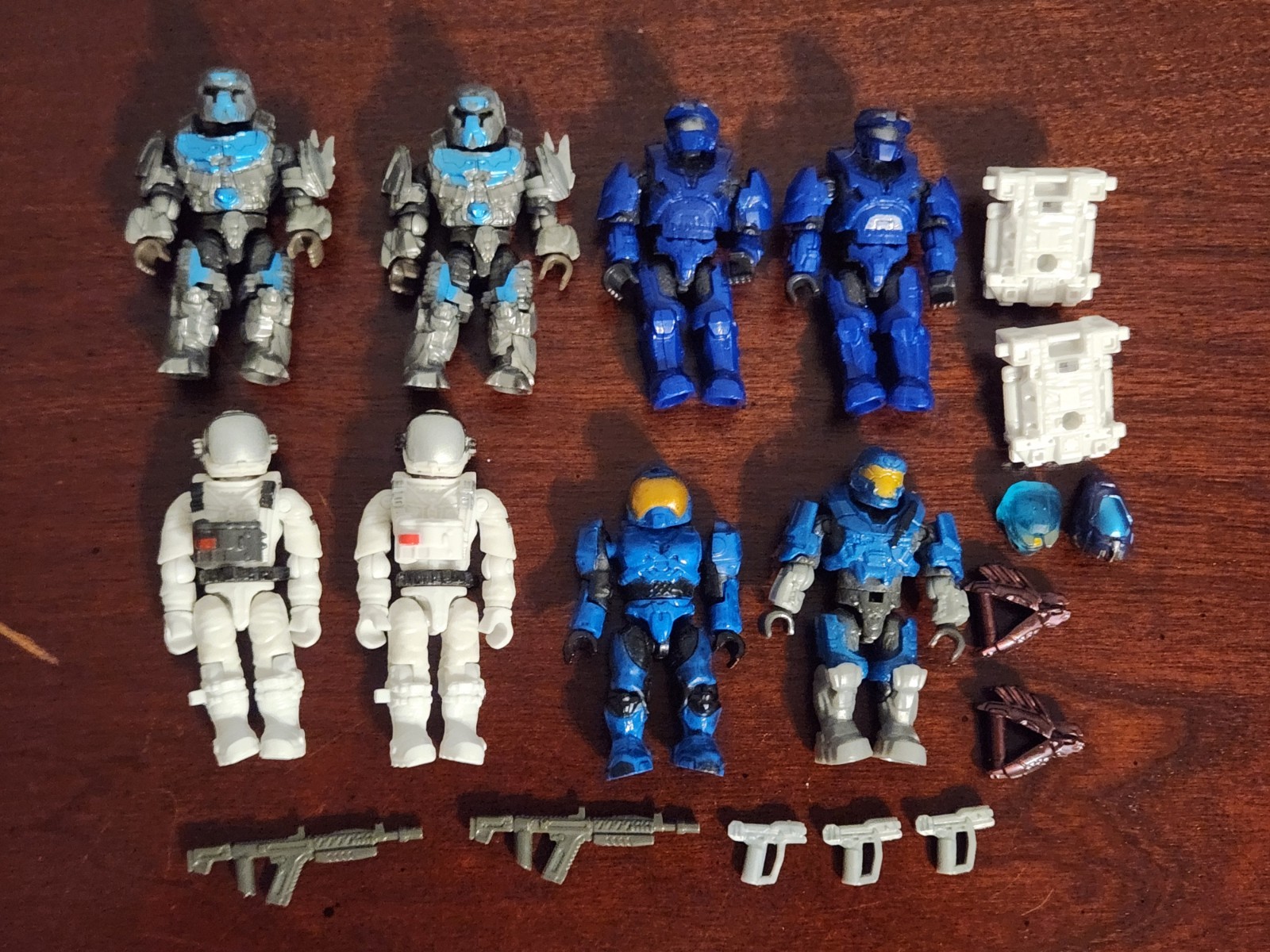 Halo Mega Construx lot of 8 Assorted Figures + 7 Weapons