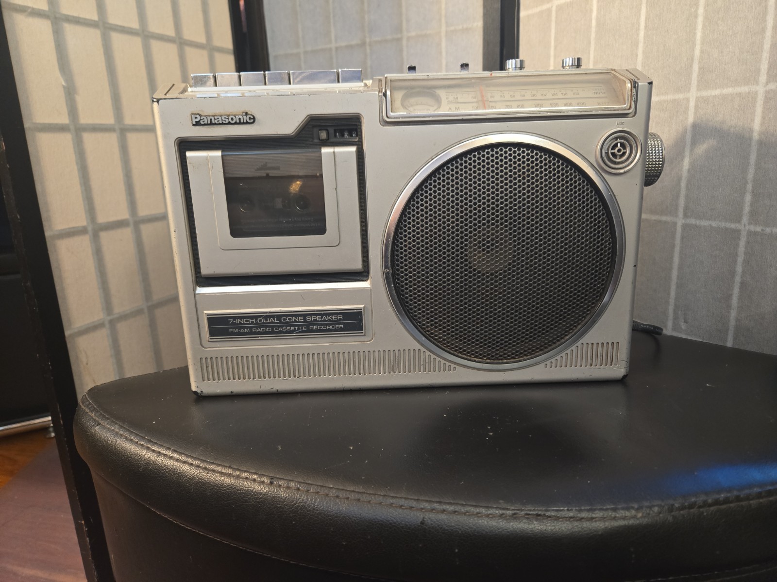 Vintage radio Panasonic Model RX-1680  1980s