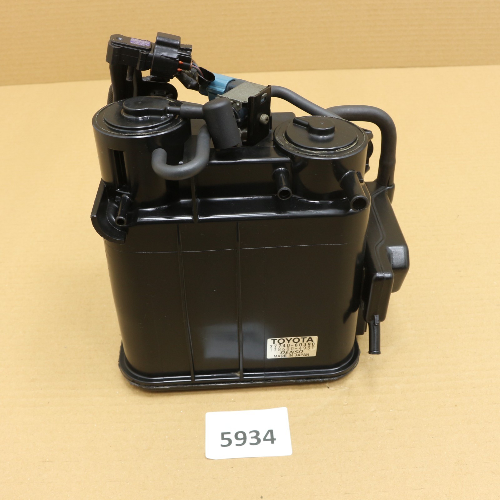 Lexus LX470 Toyota Land Cruiser 98-02 OEM Vapor Charcoal Canister 77740-60390