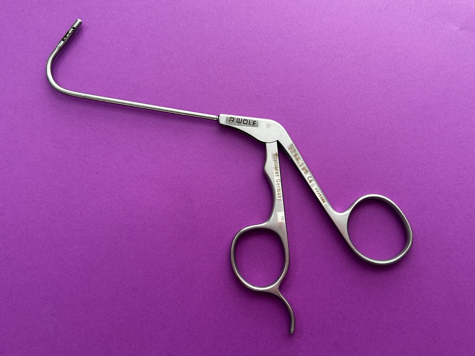 R.Wolf Double spoon forceps — REF 8211.195 — 100° upward curved, horizontal jaw R.Wolf Double spoon forceps — REF 8211.195 — 100° upward curved, horizontal jaw