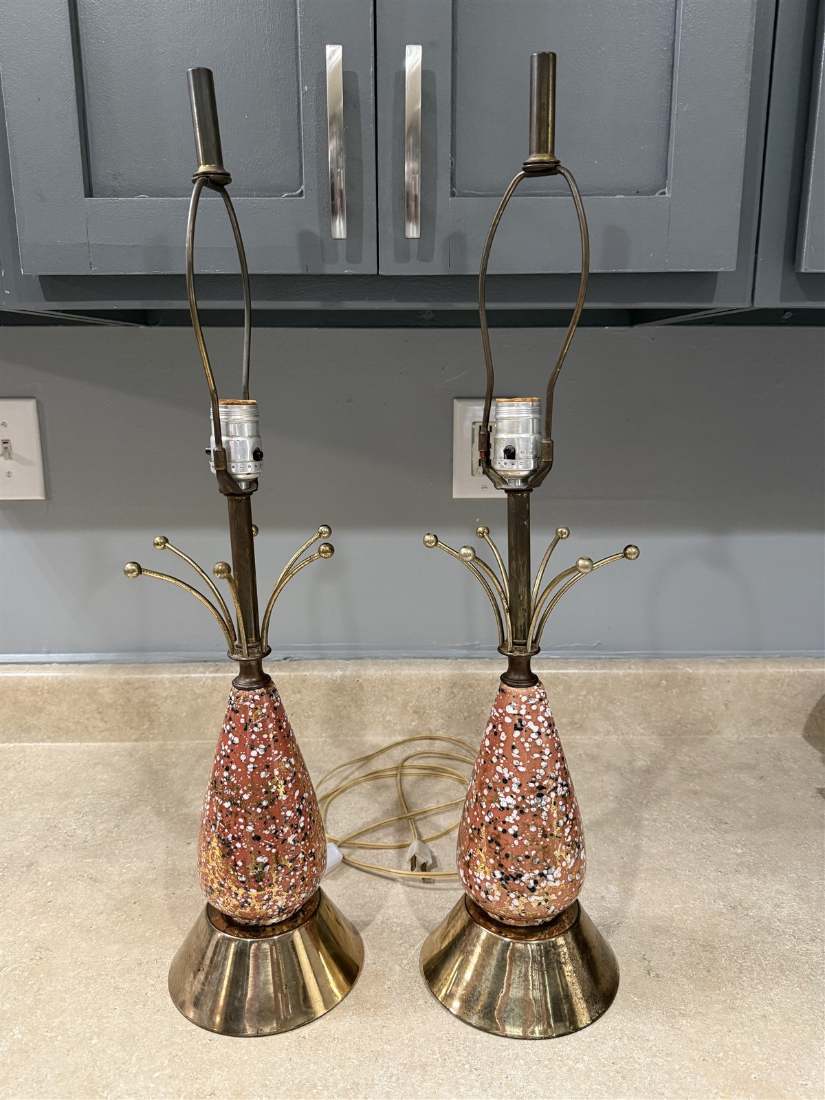 MCM TEARDROP POTTERY BASE W/ CONFETTI SPLATTER & BRASS ACCENTS PAIR ATOMIC MCM TEARDROP POTTERY BASE W/ CONFETTI SPLATTER & BRASS ACCENTS PAIR ATOMIC
