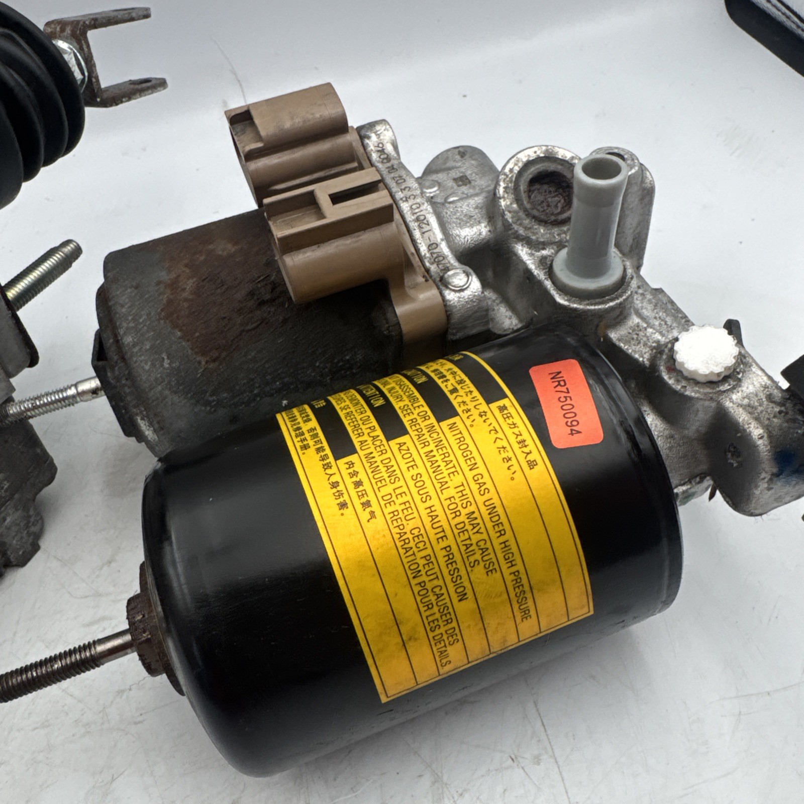 TESTED 2012-2014 Toyota Prius V ABS Brake Booster Pump 47070-12010 OEM