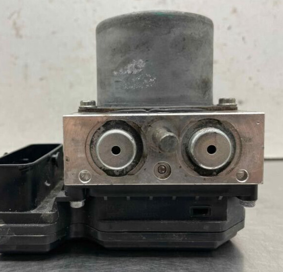 2018-2019 Nissan Kicks ABS Anti Lock Brake Pump Module Assembly OEM