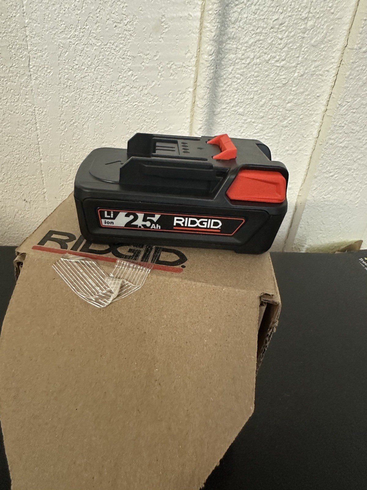 Ridgid 56513 RB-1825 18V 2.5 Ah Advanced Lithium Battery (0.5\ Ridgid 56513 RB-1825 18V 2.5 Ah Advanced Lithium Battery (0.5\