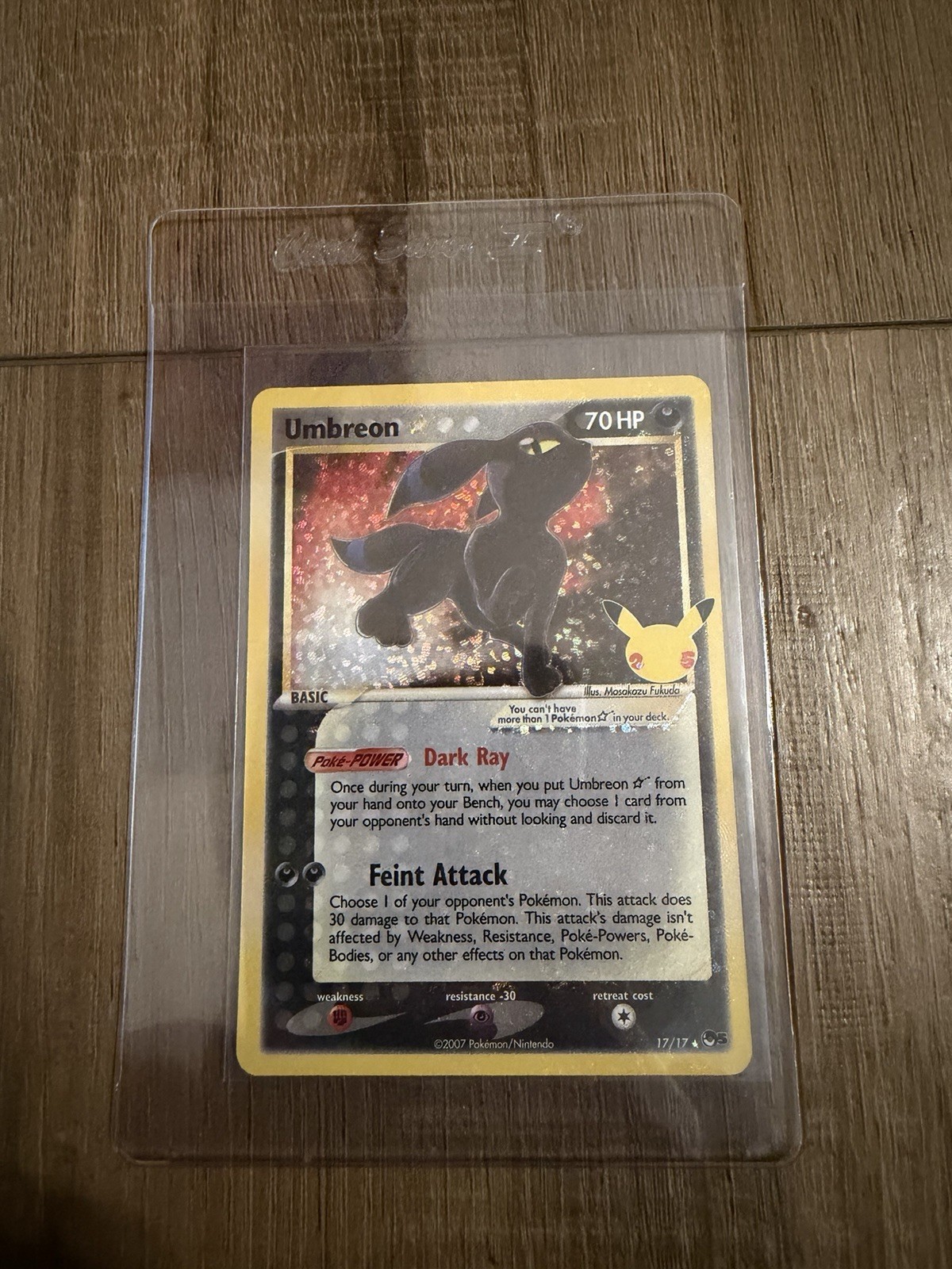Umbreon Star 17/17 Celebrations: Classic Collection Holo Umbreon Star 17/17 Celebrations: Classic Collection Holo