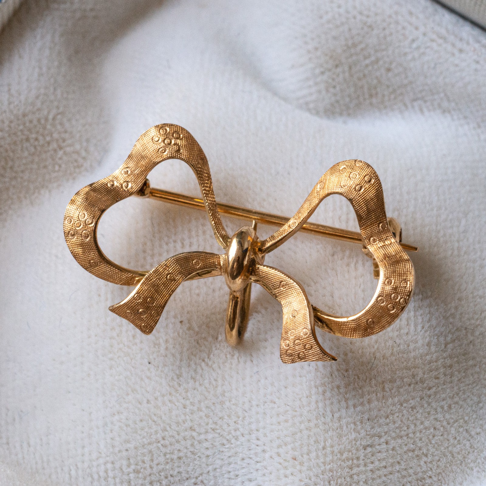 Vintage 1940s 50s Italian 18K .750 Yellow Gold Bow Brooch Pin Ribbon Bonafede P.