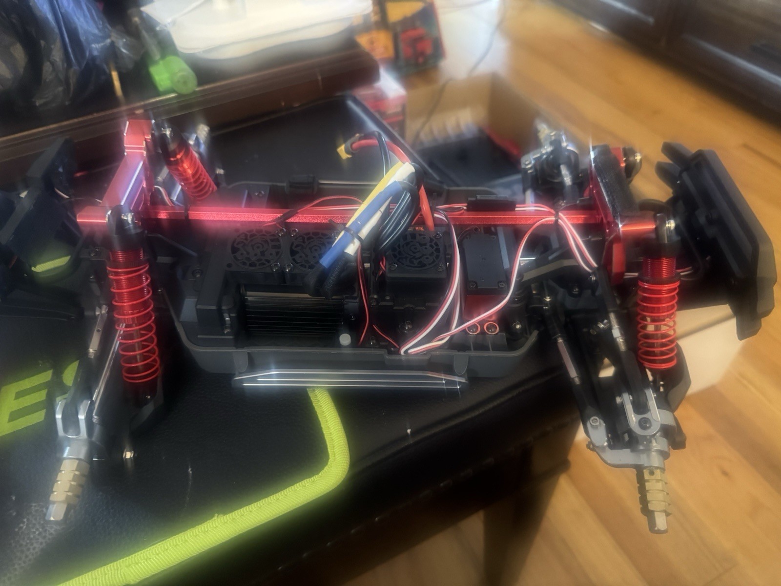 1/10 MJX Hyper Go 10208 V2-BrushlessRC Monster Truck-Hopped Up-no Body 4S Ready 1/10 MJX Hyper Go 10208 V2-BrushlessRC Monster Truck-Hopped Up-no Body 4S Ready