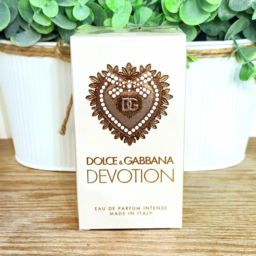 Dolce & Gabbana Devotion Eau de Parfum Intense Spray 1.7 fl oz Regular Size Dolce & Gabbana Devotion Eau de Parfum Intense Spray 1.7 fl oz Regular Size