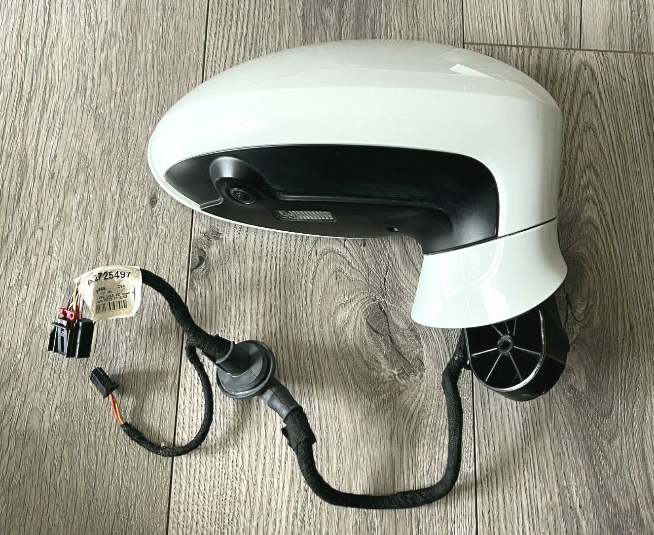 2010-2015 PORSCHE PANAMERA RIGHT EXTERIOR MIRROR WITH CAMERA, 97061262902, OEM 2010-2015 PORSCHE PANAMERA RIGHT EXTERIOR MIRROR WITH CAMERA, 97061262902, OEM