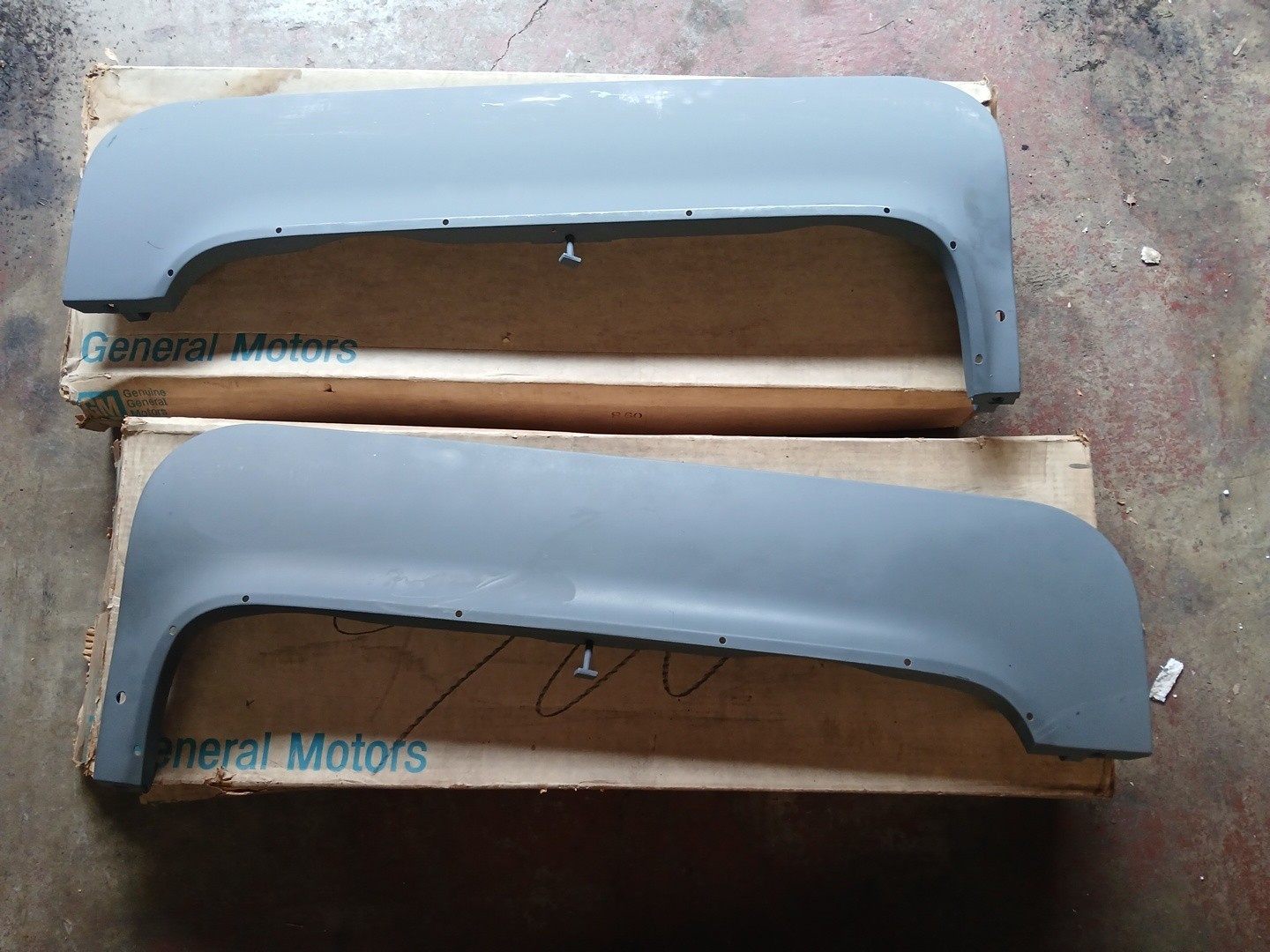 NOS 1967 1968 Cadillac Fleetwood fender skirt SKIRTS NOS 1967 1968 Cadillac Fleetwood fender skirt SKIRTS