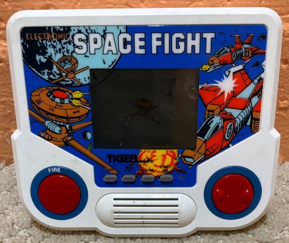 Vintage 1988 Space Fight Tiger Electronics Handheld LCD Game Tested Works Vintage 1988 Space Fight Tiger Electronics Handheld LCD Game Tested Works