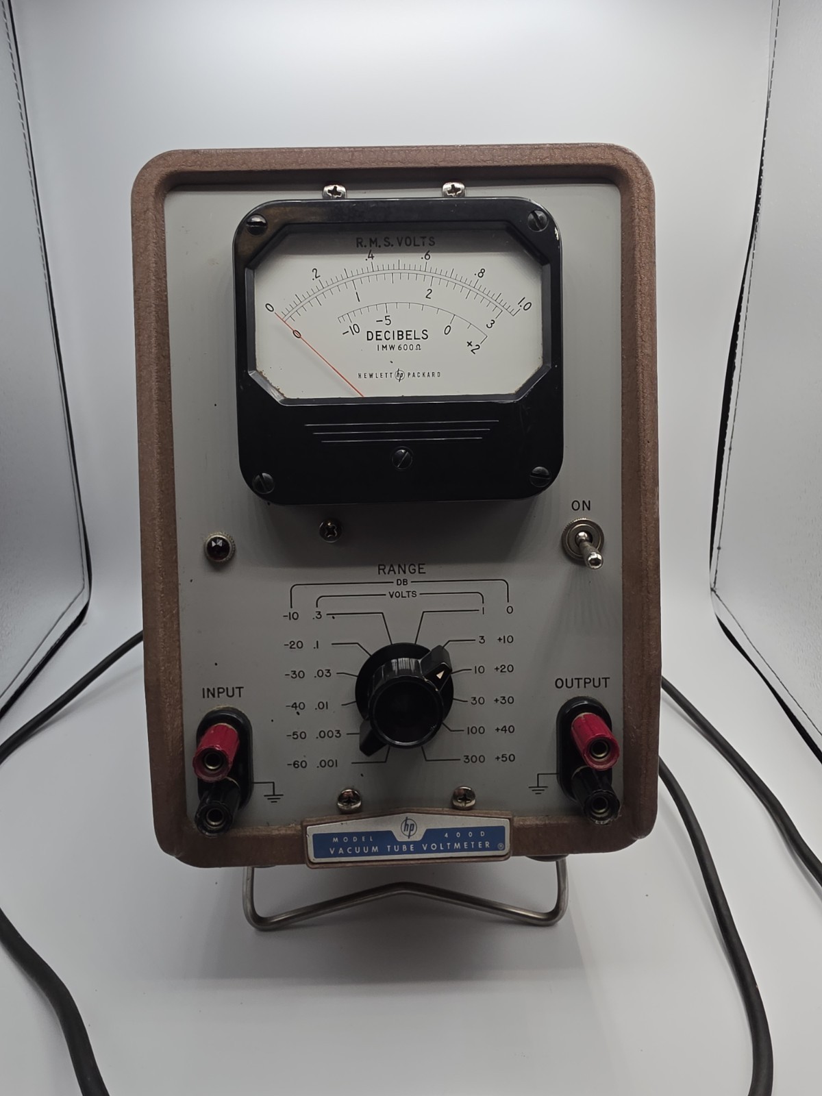 Vintage Hewlett Packard HP Model 400D Vacuum Tube Voltmeter *Powers On* Vintage Hewlett Packard HP Model 400D Vacuum Tube Voltmeter *Powers On*