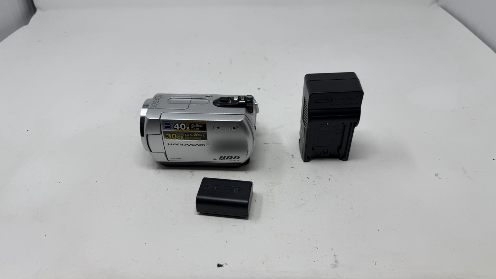 Sony DCR-SR42 30GB HDD (Silver) W/ Nightshot Mode (Read) Sony DCR-SR42 30GB HDD (Silver) W/ Nightshot Mode (Read)