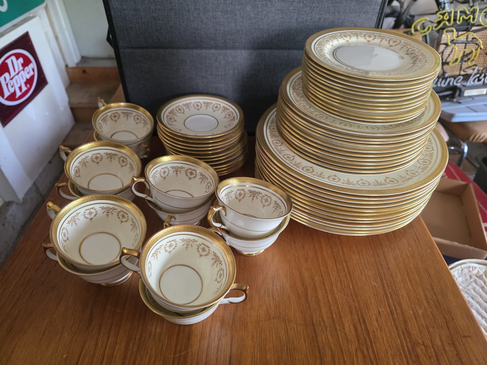 Aynsley GOLD DOWERY (12) 5 Pc Place Settings Service For 12 Set Vintage