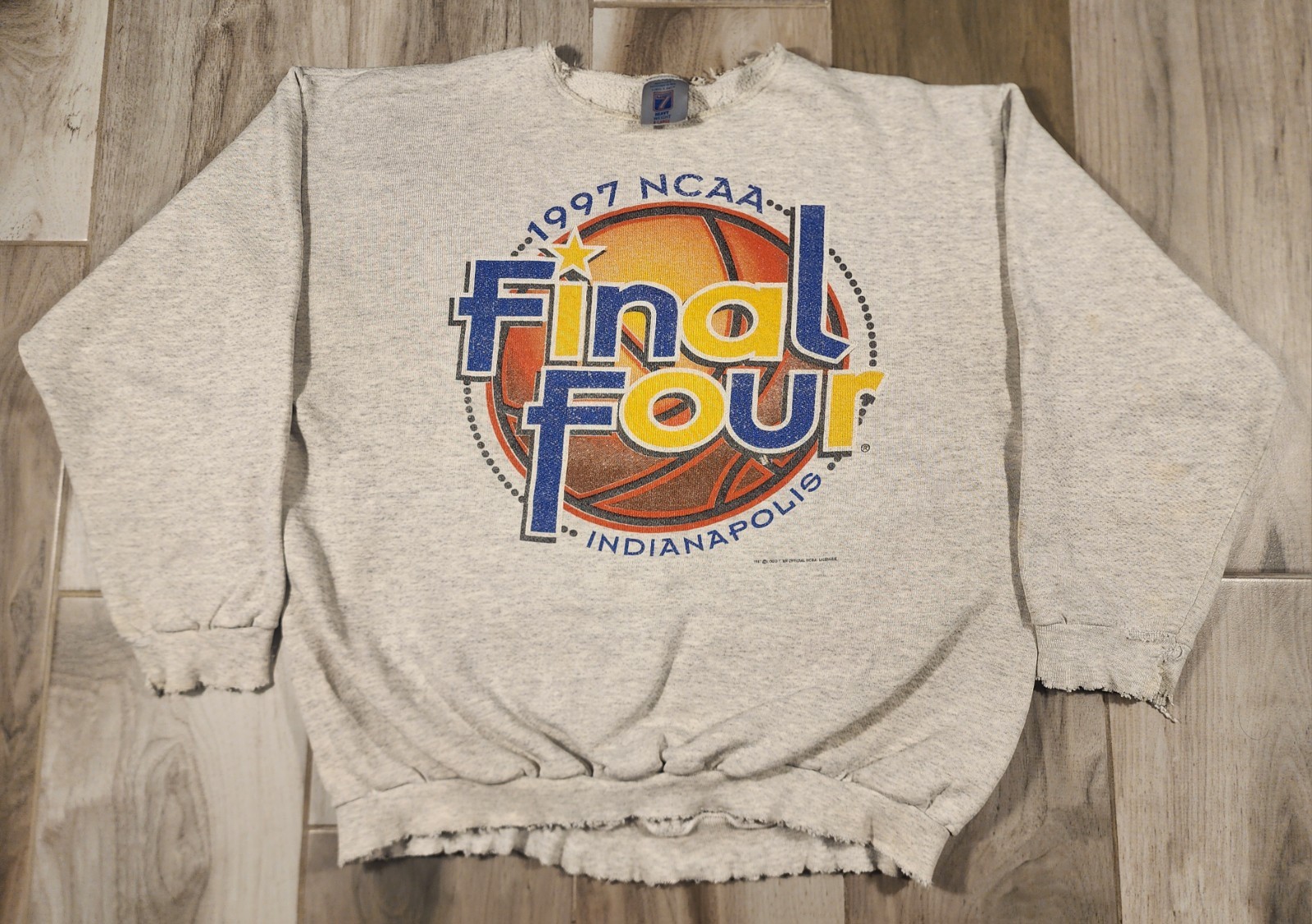 Vintage NCAA Final Four 1997 Indianapolis Pullover Sweatshirt Distressed Sz XL