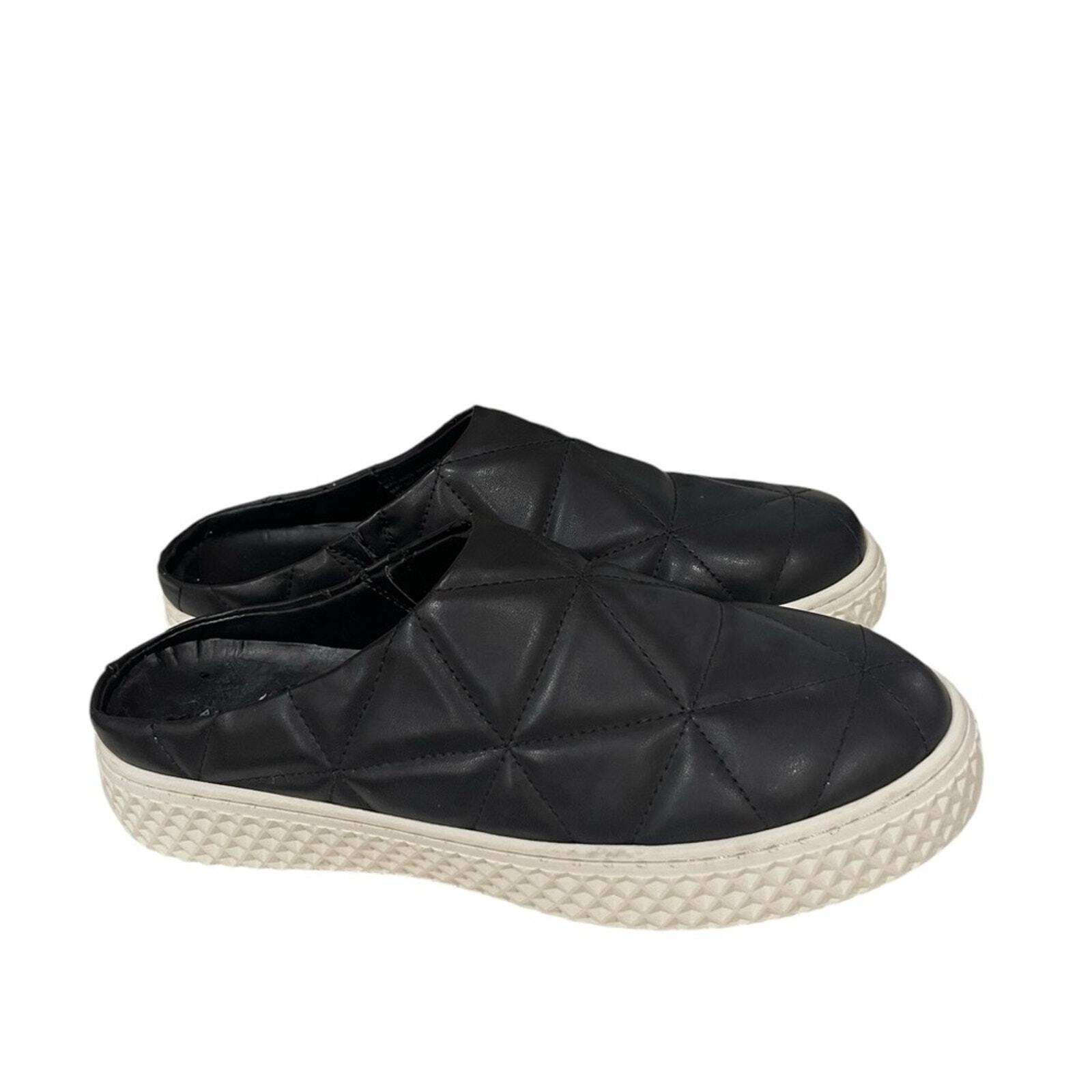Aerosoles Aware Ella Size 7 Black Quilted Slip on sneaker casual comfort walk Aerosoles Aware Ella Size 7 Black Quilted Slip on sneaker casual comfort walk