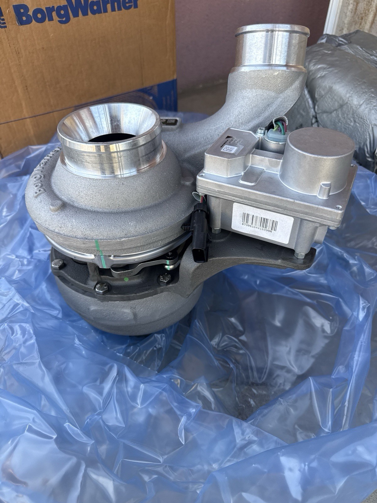 OEM International DT466 Turbocharger 5010313R94 1870931C94 BorgWarner S300V New