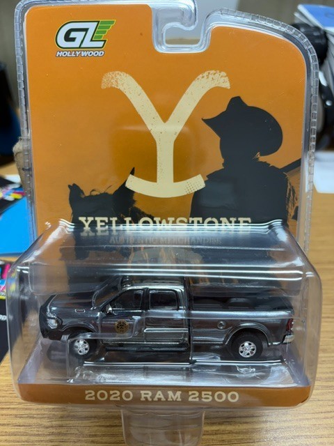 CHROME GREENLIGHT 1:64 Hollywood Series 39 Yellowstone 2020 Ram 2500 44990F