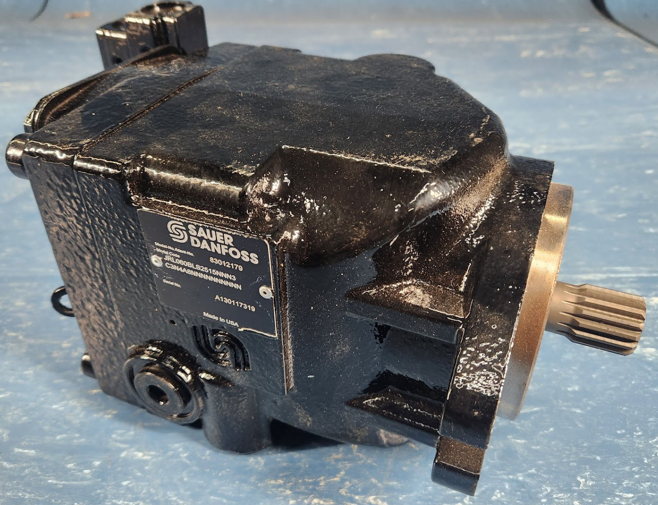 Sauer Danfoss JRL060BLS2515NNN3 Hydraulic Axial Piston Pump Plunger Series 45 Sauer Danfoss JRL060BLS2515NNN3 Hydraulic Axial Piston Pump Plunger Series 45
