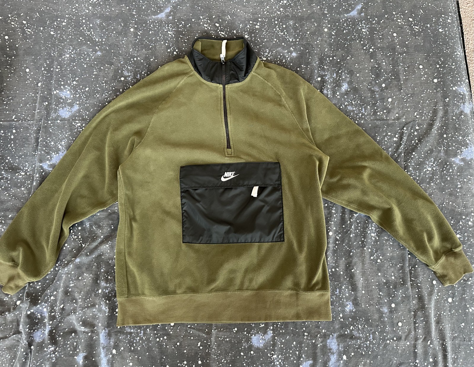 Nike Sportswear Mens Olive Green 1/2-Zip Winter Fleece CZ4900-410 Size Large Nike Sportswear Mens Olive Green 1/2-Zip Winter Fleece CZ4900-410 Size Large