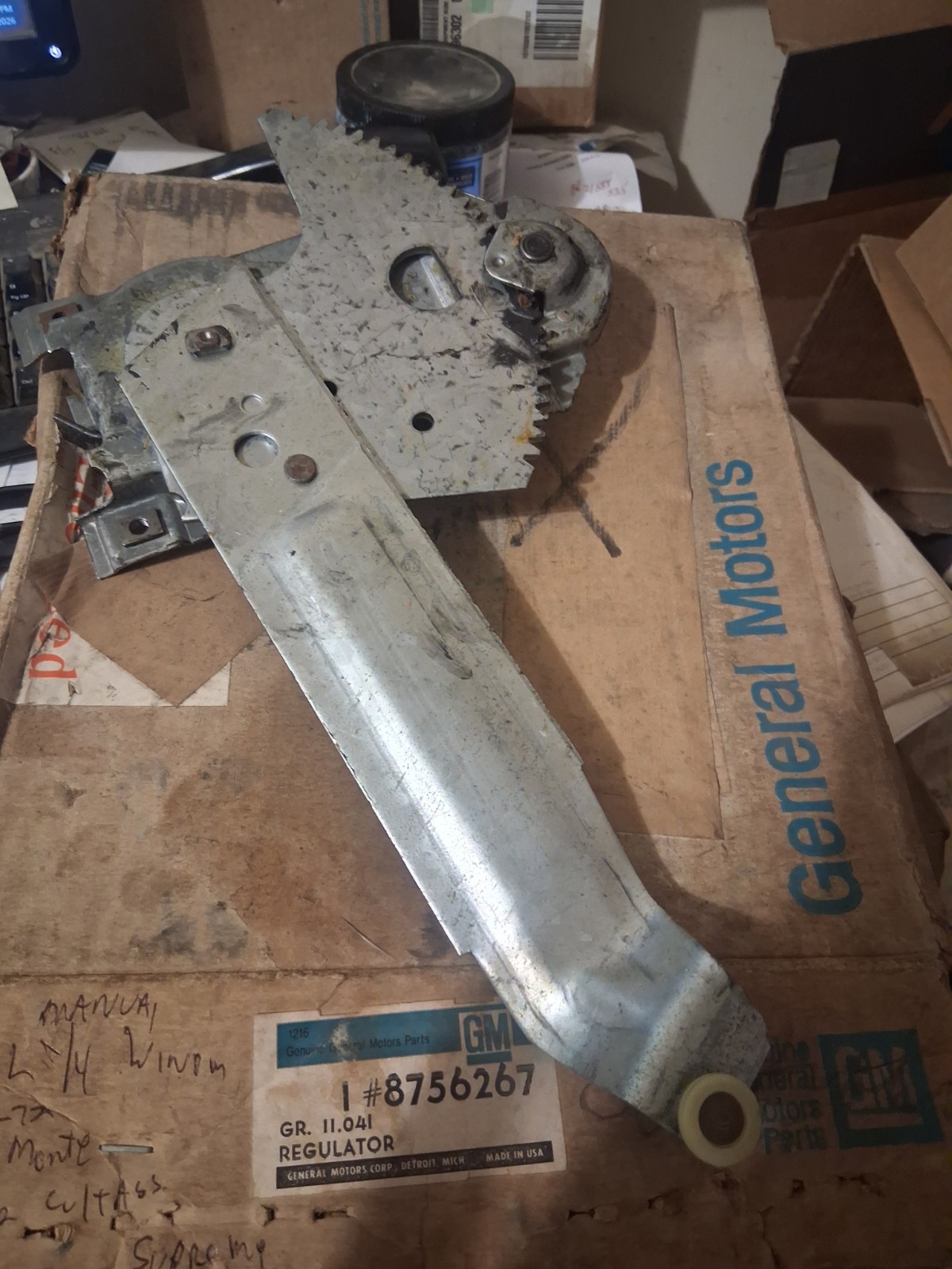 NOS 1970-1972 MONTE CARLO CUTLASS SUPREME LEFT REAR 1/4 WINDOW REGULATOR8756267 NOS 1970-1972 MONTE CARLO CUTLASS SUPREME LEFT REAR 1/4 WINDOW REGULATOR8756267