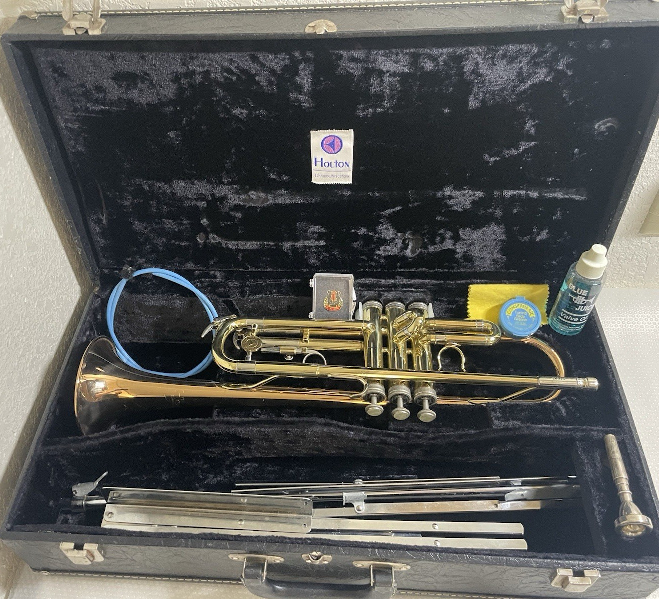 Vintage Holton ST602 Trumpet Rose Brass Bell 1977 USA 546890 w/ Case & More *** Vintage Holton ST602 Trumpet Rose Brass Bell 1977 USA 546890 w/ Case & More ***
