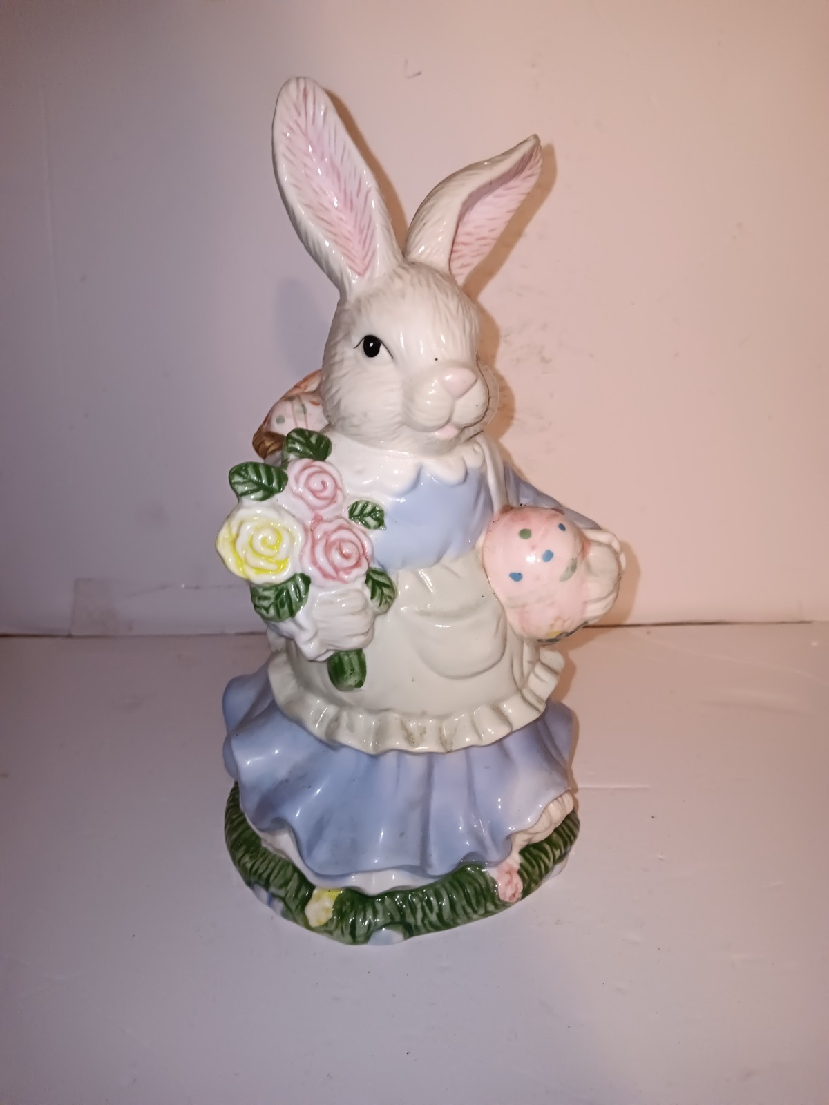 Vintage Ceramic Bunny Rabbit Figurine 9\