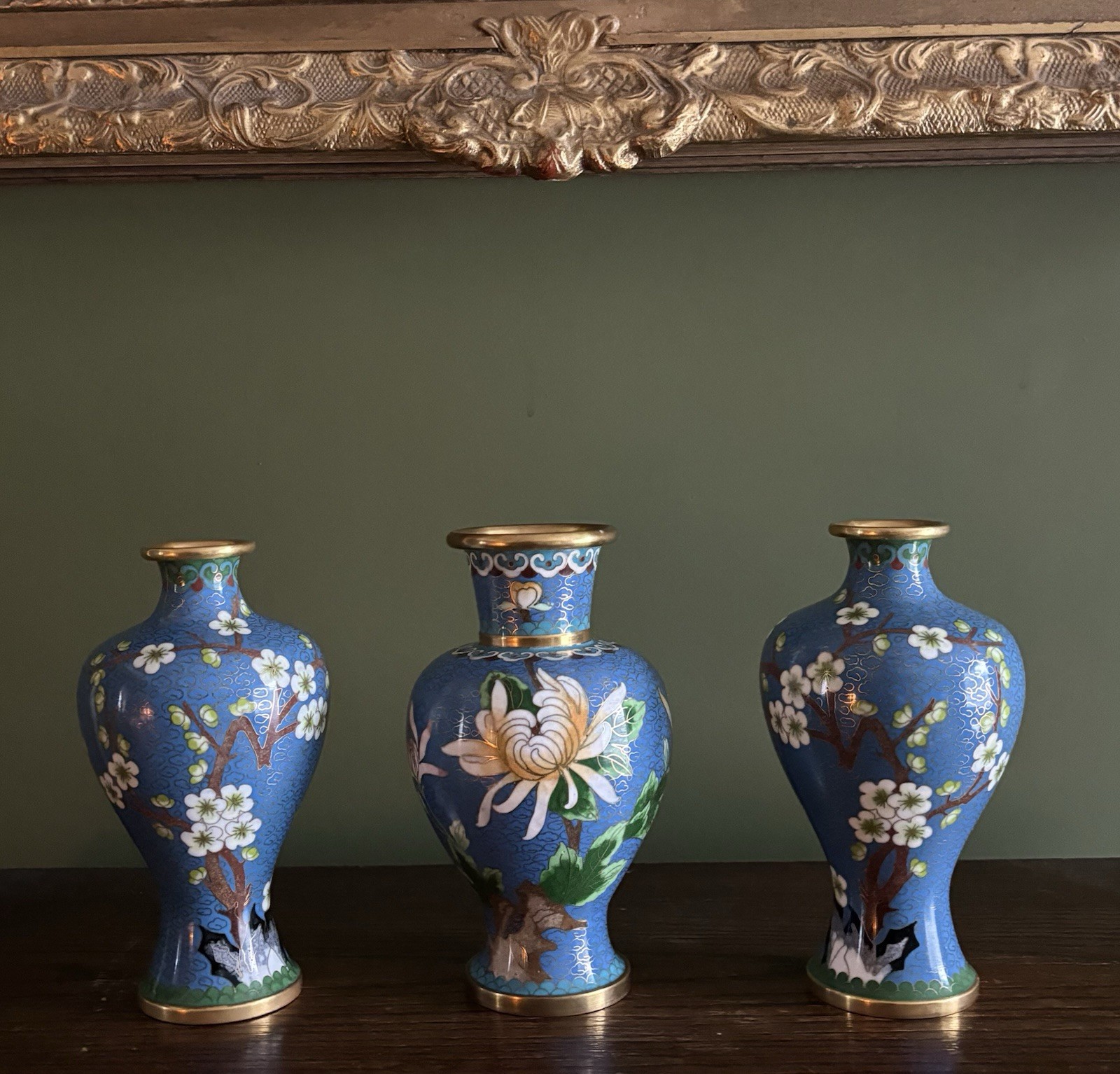 Vintage Chinese Cloisonne Vase Trio Set Blue Floral Chinoiserie Chic Decor 16cm