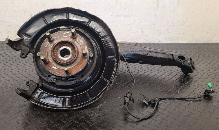 2005-2007 Ford Escape 4x4 Rear Left Driver LH Spindle Knuckle Stub Axle Disc Oem