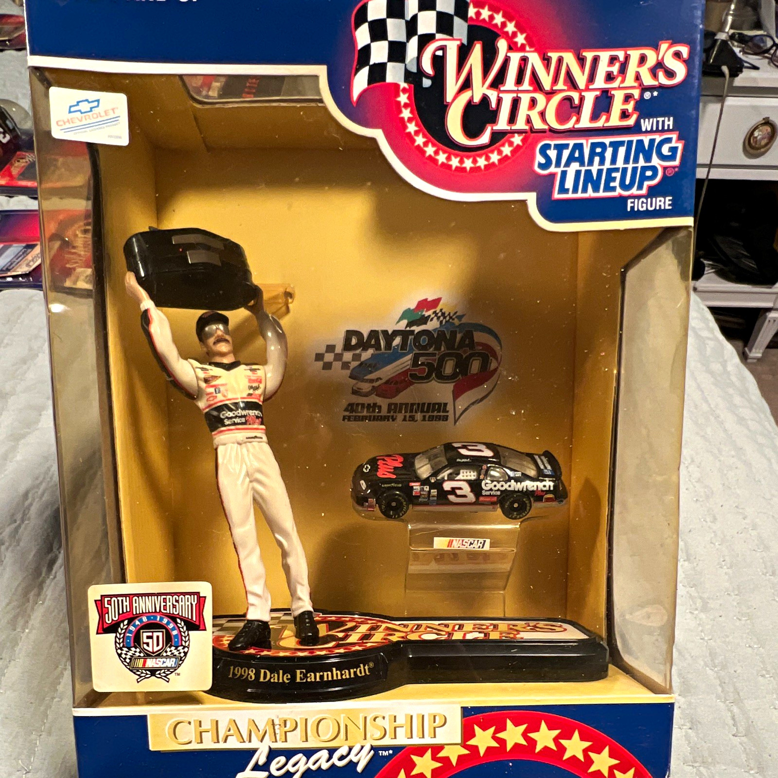 Winner\'s Circle Dale Earnhardt 1998 Daytona 500 Monte Carlo 1:64 w/ Stand