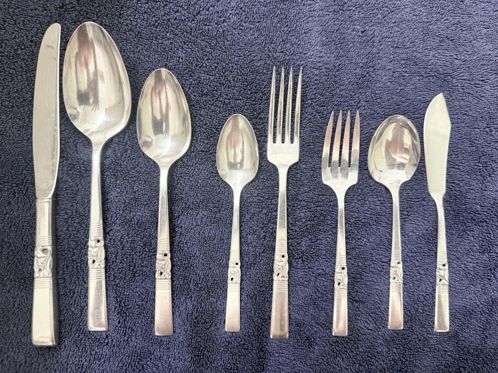 Oneida Community Morning Star Silver Plate Flatware 38 Pc Set Vintage 1948 Oneida Community Morning Star Silver Plate Flatware 38 Pc Set Vintage 1948