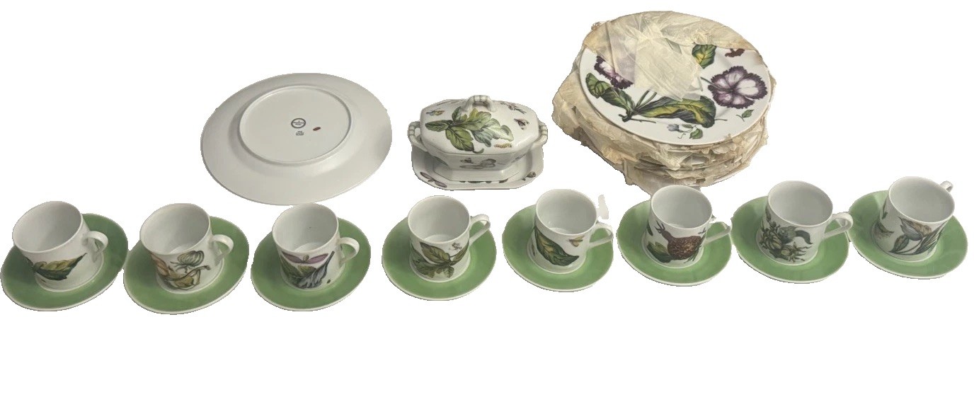 Mottahedeh Design \'The Exotic Plant\' cups, tureen and plates . Vintage Mottahedeh Design \'The Exotic Plant\' cups, tureen and plates . Vintage