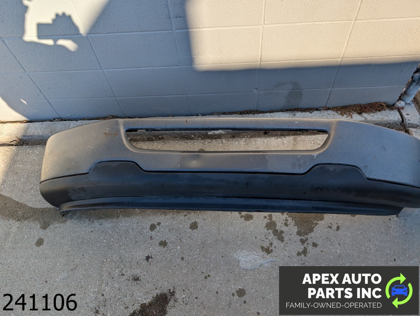 OEM 2004-2008 Ford F-150 4.6L FRONT BUMPER METAL OEM 2004-2008 Ford F-150 4.6L FRONT BUMPER METAL