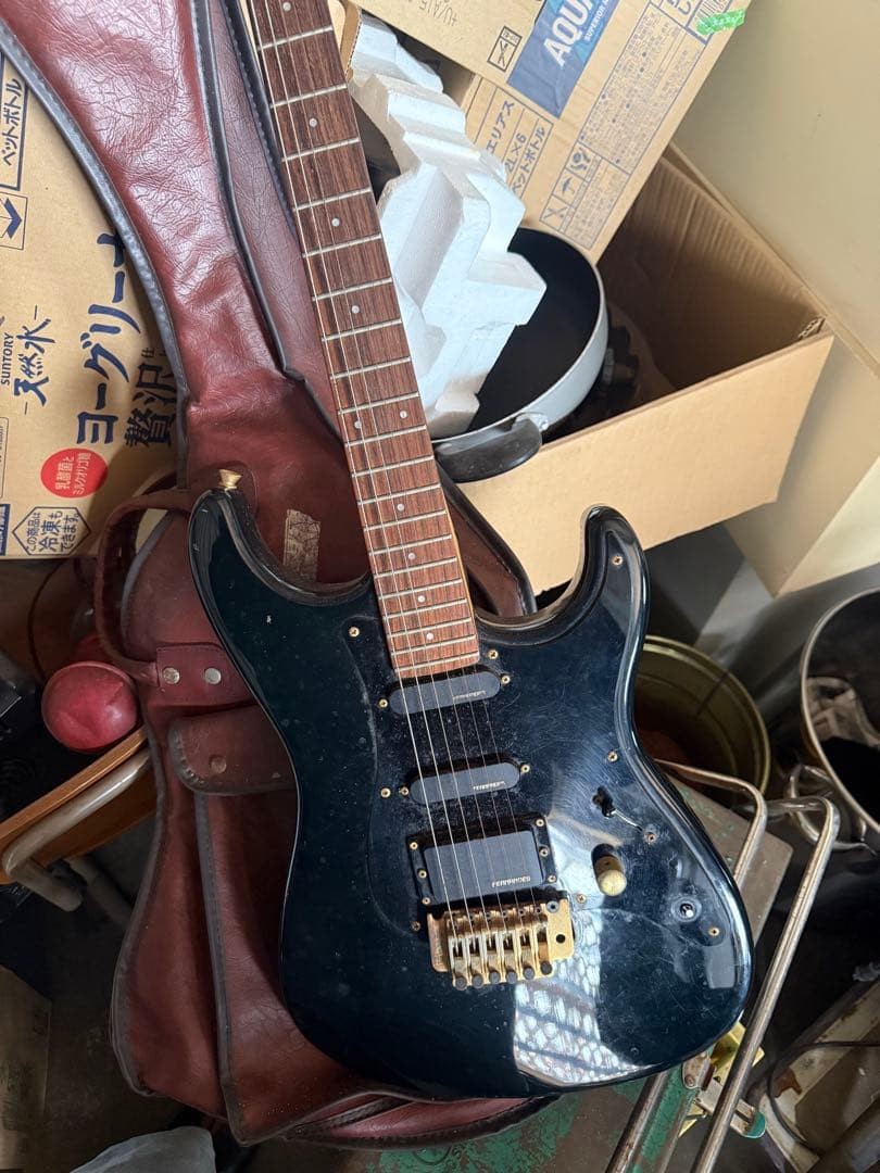 FERNANDES FST-55 Medium Scale Stratocaster HSS Rock Tremolo Guitar Made in Japan