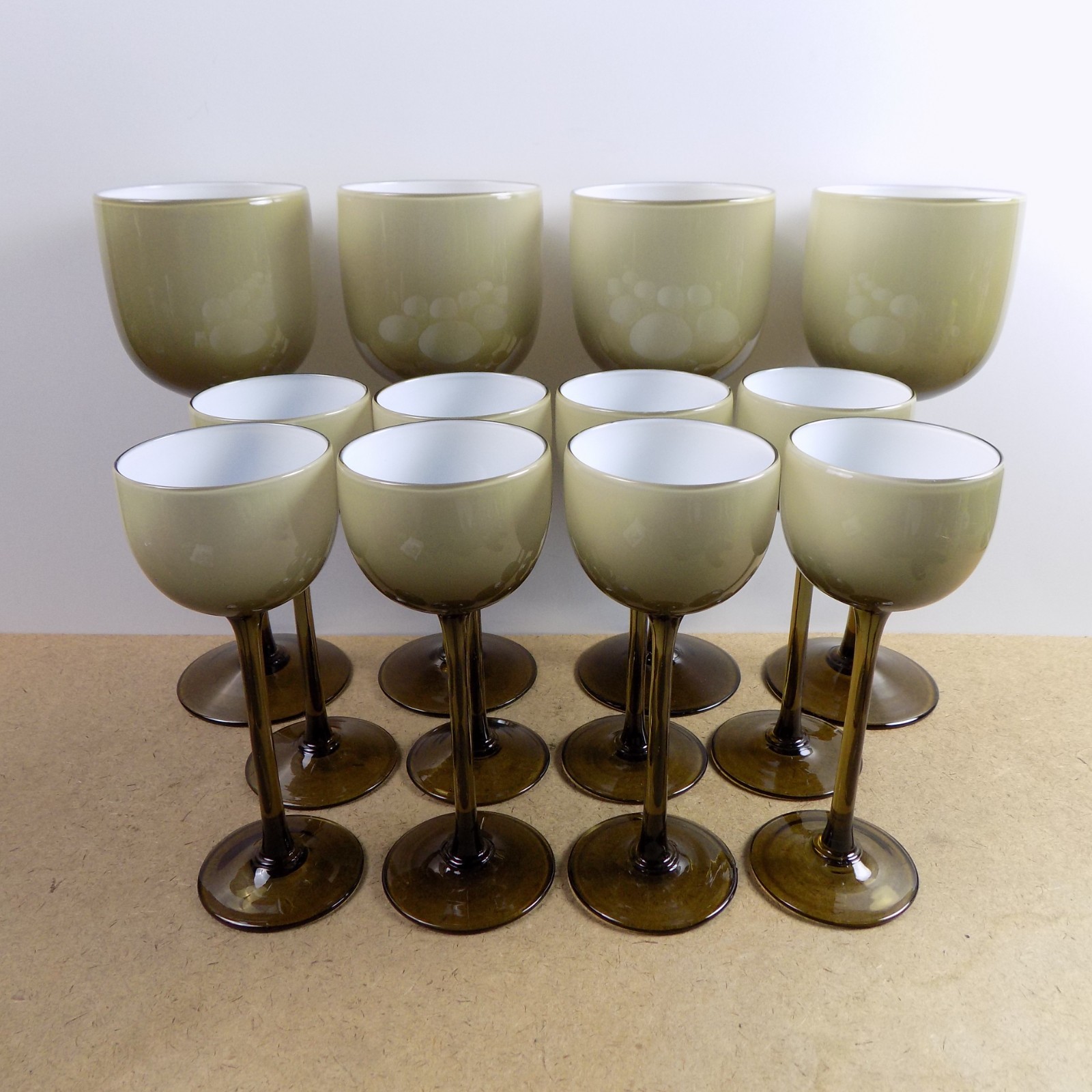 12 Carlo Moretti Murano Glass Amber Taupe Cased White Goblets Water & Wine VGC 12 Carlo Moretti Murano Glass Amber Taupe Cased White Goblets Water & Wine VGC