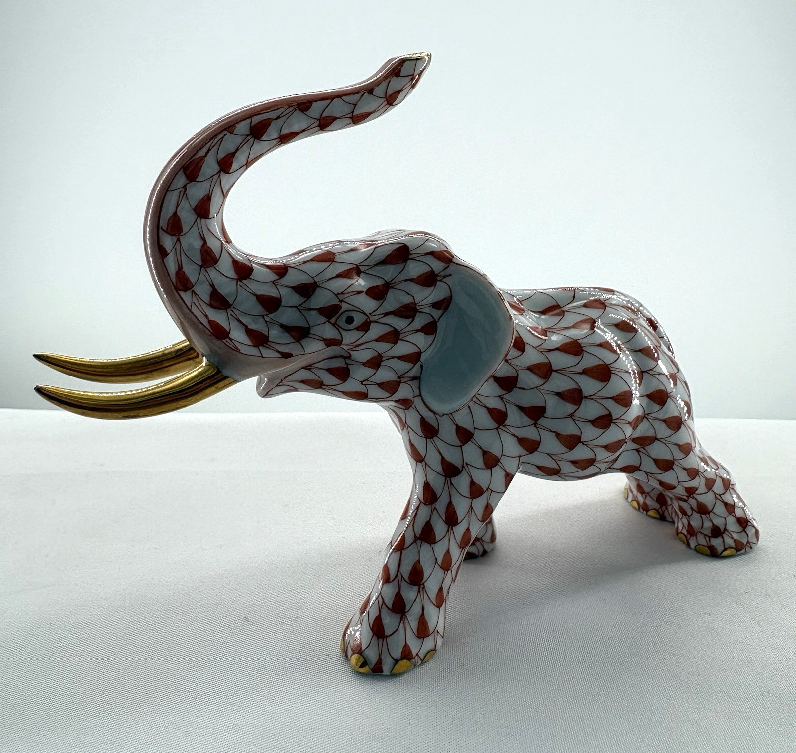 HEREND Charging Elephant Rust with Gold Tusks #5266 Vintage NO BOX HEREND Charging Elephant Rust with Gold Tusks #5266 Vintage NO BOX