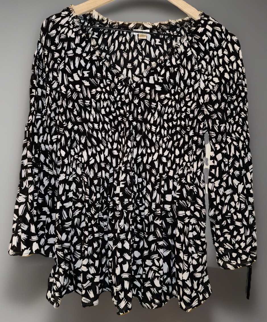 SPENSE Bell Sleeve Blouse Women Large Black White Pleated Plisse Abstract Top