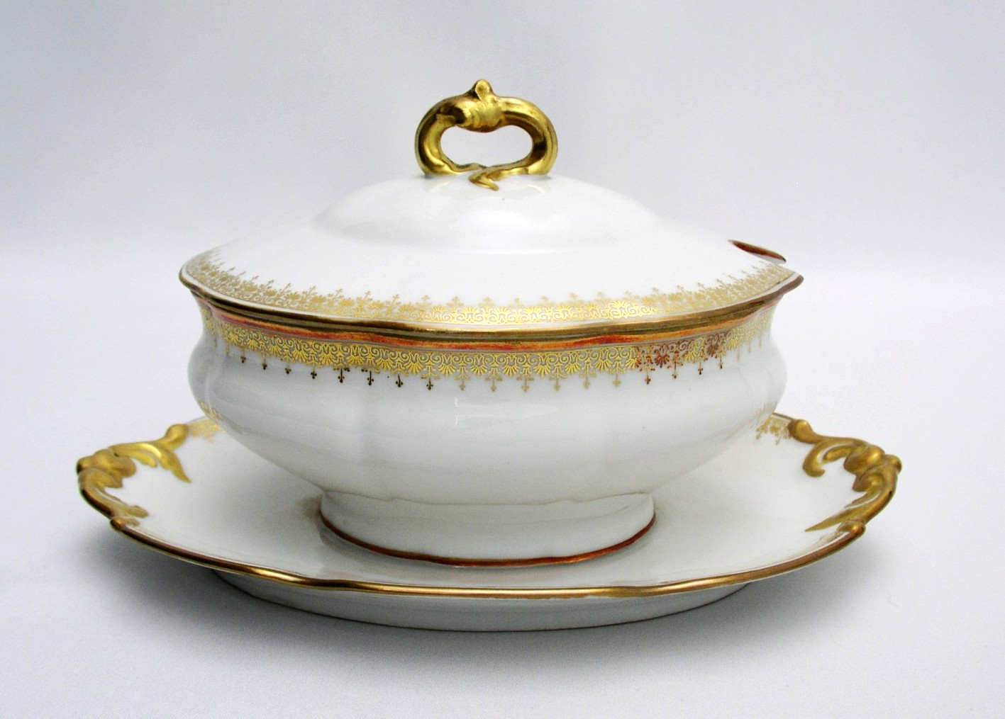 ANTIQUE L BERNARDAUD D & C FRANCE SAUCE BOAT & LID & UNDERPLATE WHITE GOLD BER48