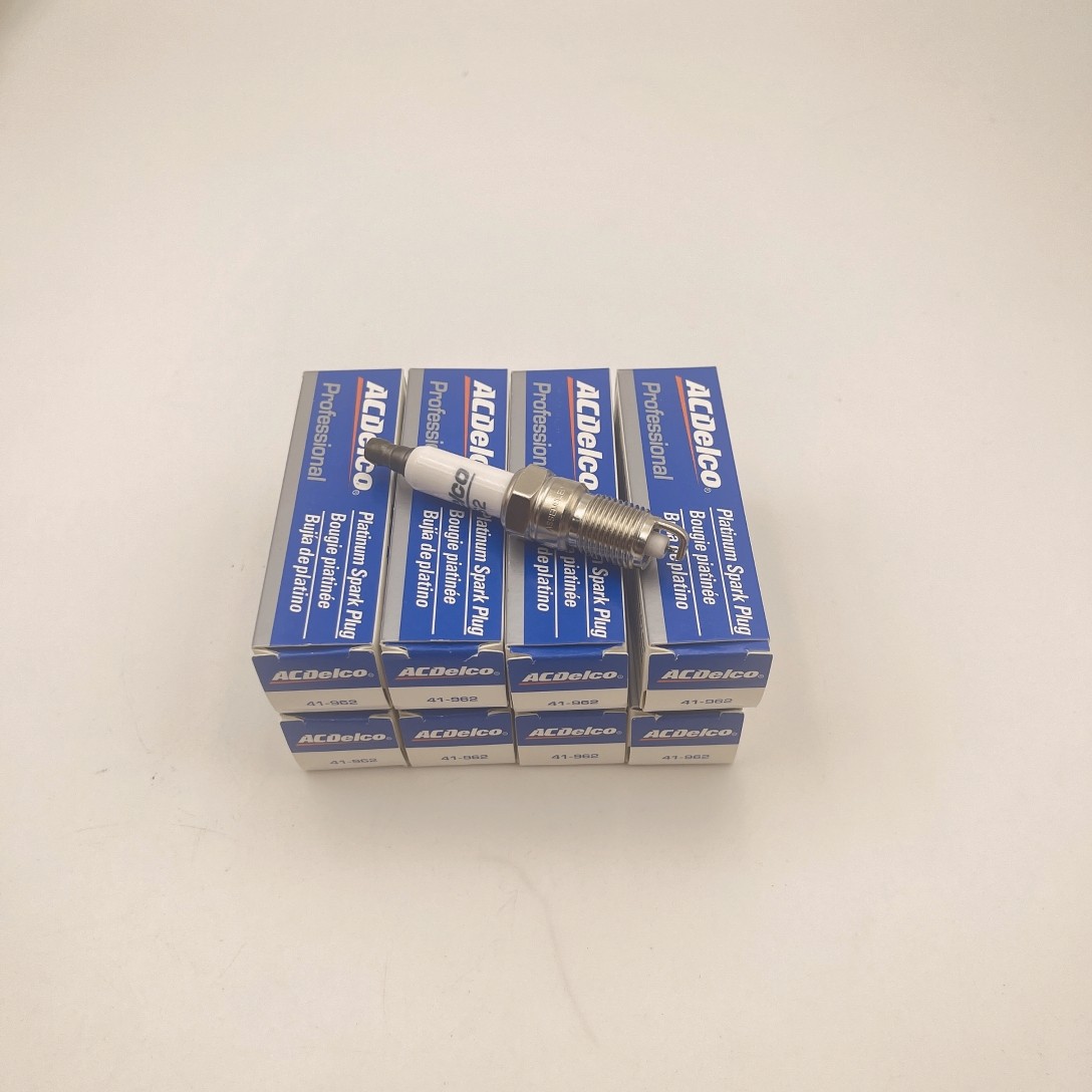 8pc Platinum Spark Plug for Chevy Silverado 4.8/5.3/6.0L (OEM 41-962 19299585)