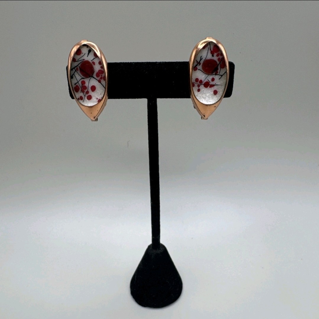 VINTAGE MATISSE RENOIR EARRINGS CLIP ON ENAMEL RED WHITE SIGNED COPPER 1 1/4\ VINTAGE MATISSE RENOIR EARRINGS CLIP ON ENAMEL RED WHITE SIGNED COPPER 1 1/4\