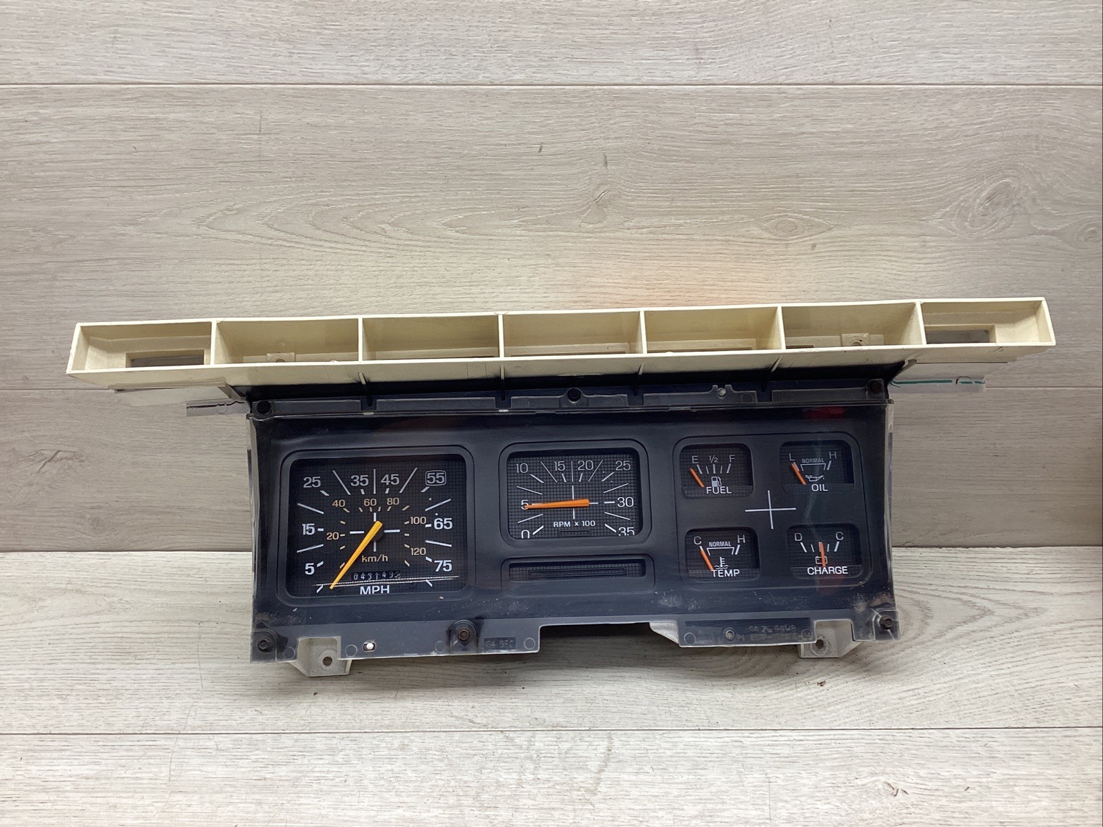1980-1986 Ford F700 E7HT-17259-CA Manual Tach Gas Gauge Speedometer Cluster