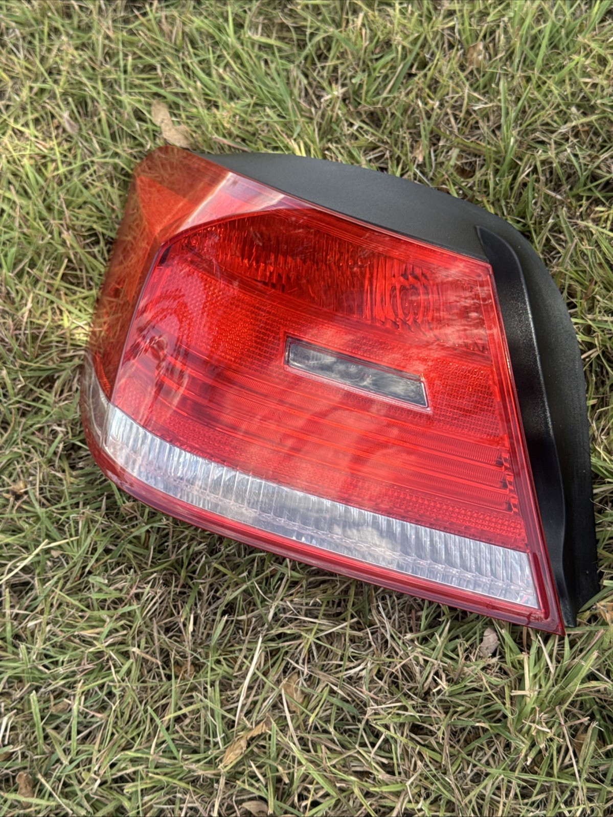 2007-2010 BMW 328i Convertible Left Driver Side Tail Light