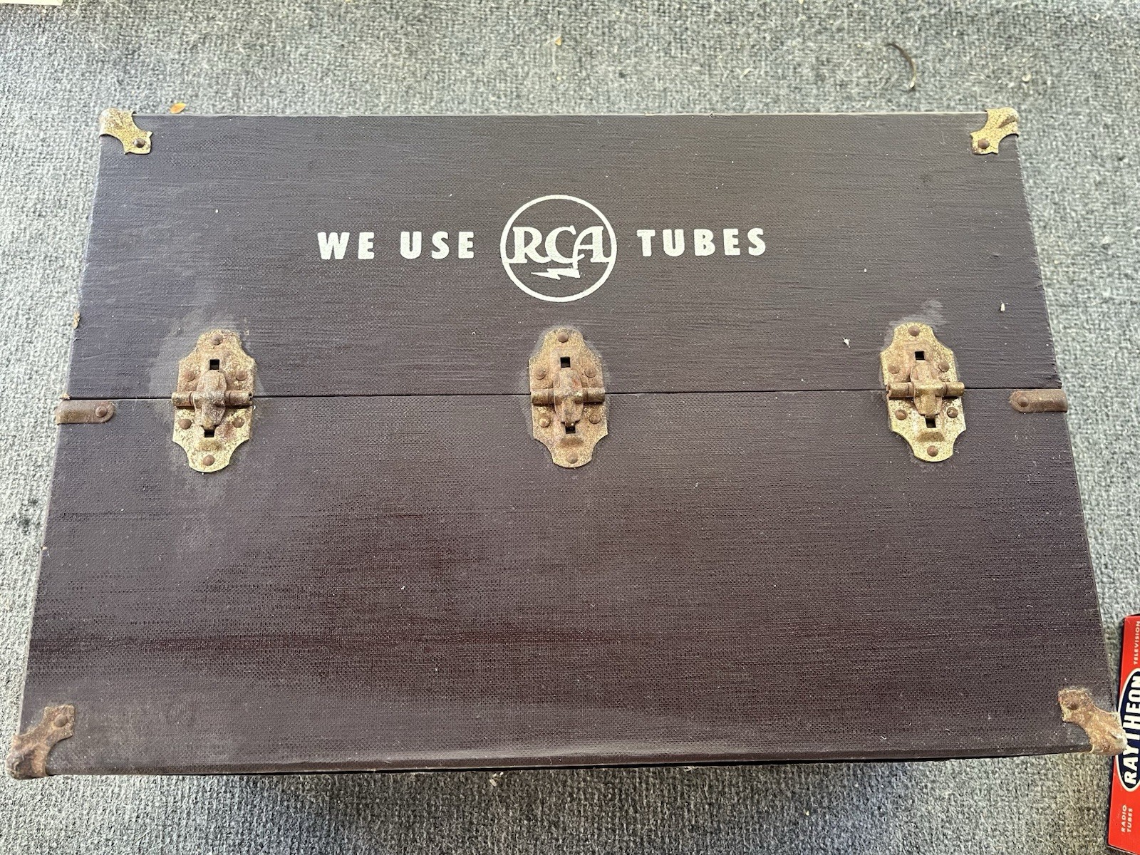 Vintage RCA Picture Tubes Repairman Service Caddy Case Box w/ 30+ Vintage Tubes
