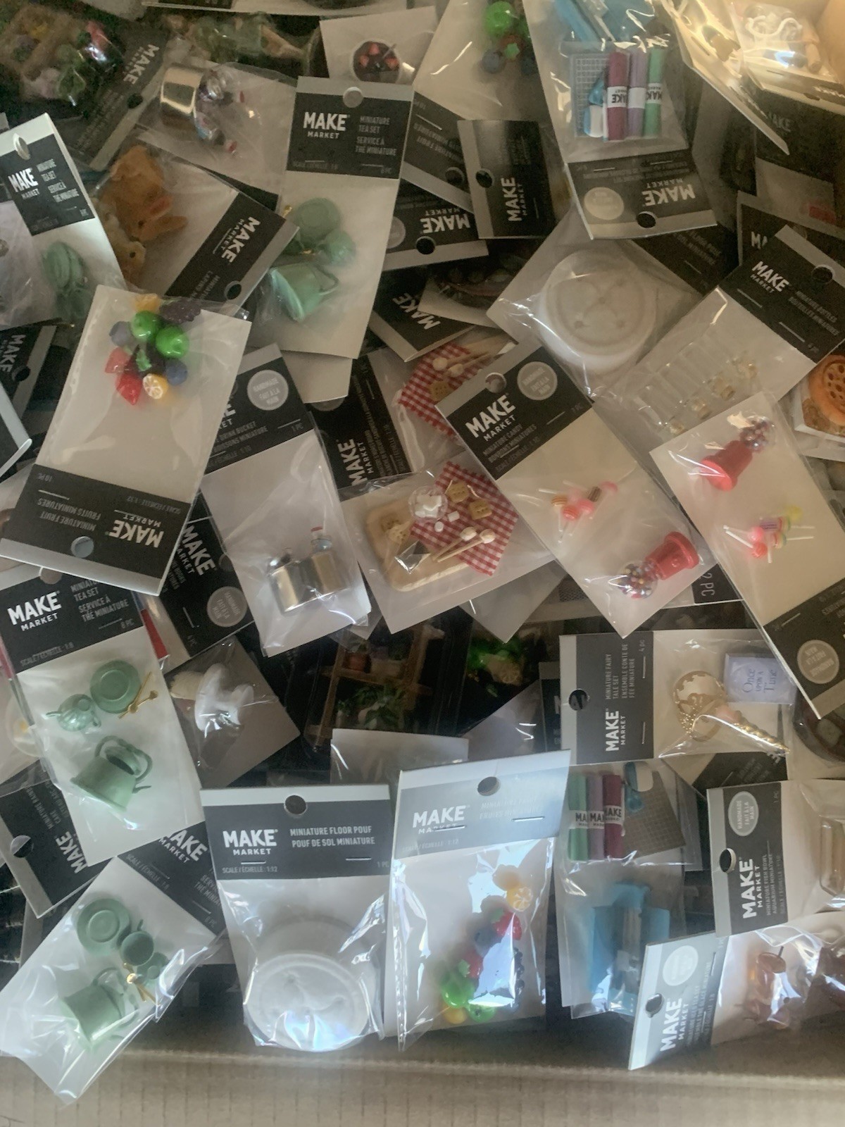 Make Market Miniature Lot Of 300 Mixed Lot