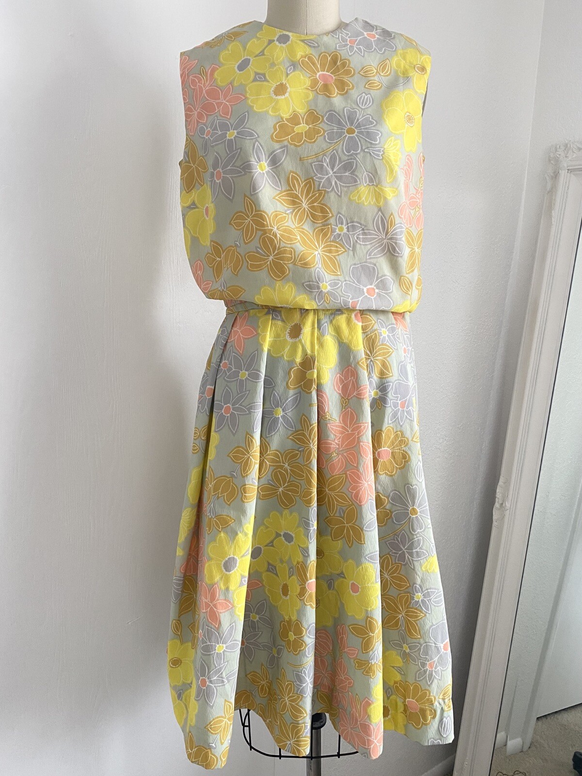 Vintage 60s Evan Picone 2 Piece Set Top & Skirt Dress Pastel Floral 24\