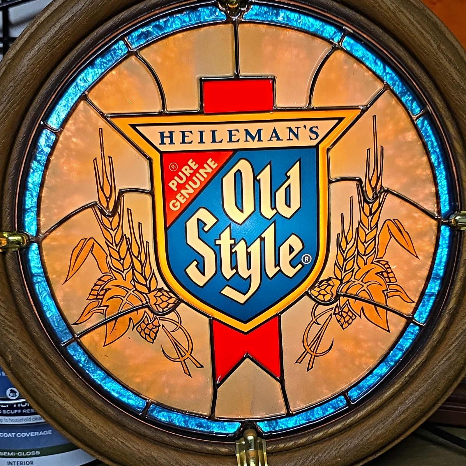 This is a vintage 1988 Heileman's Old Style faux stained glass lighted bar sign.