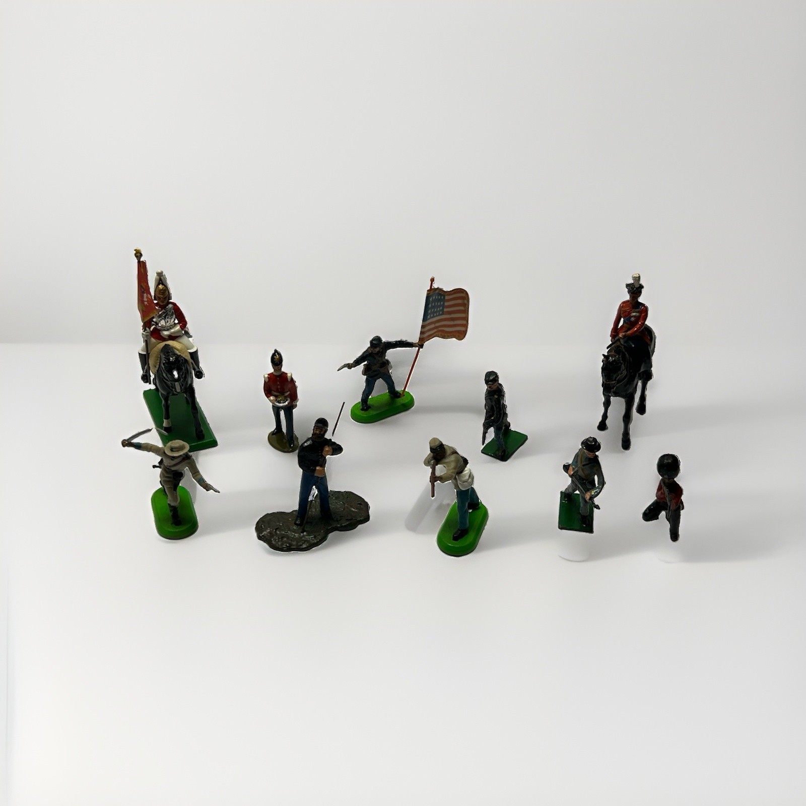 VTG  Britains Toy Soldiers Lot Metal Lead Deetail ACW Flag Bearer Queen Horse
