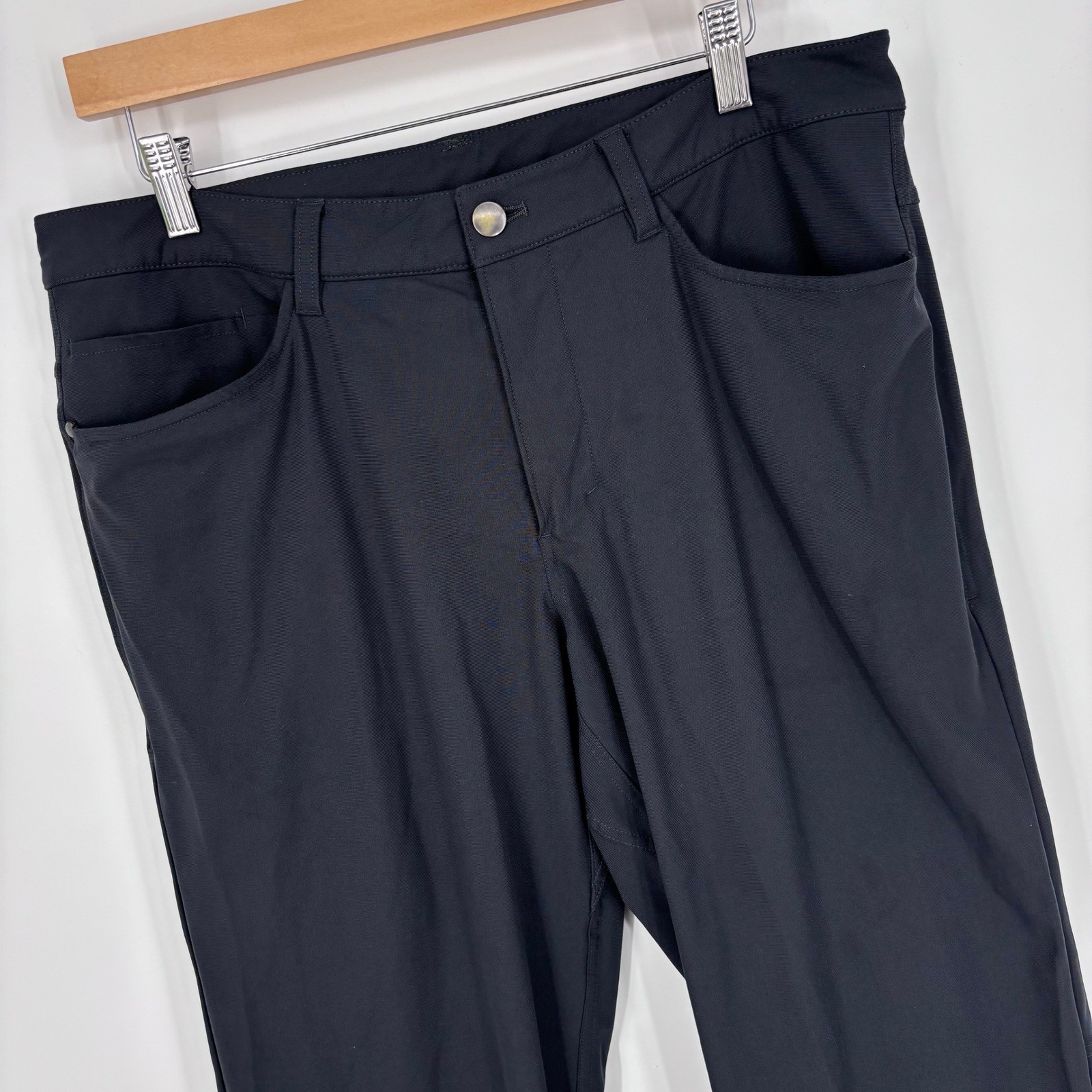 Lululemon ABC Classic Fit 5 Pocket Pants Mens 34x32 Black Warpstreme Performance